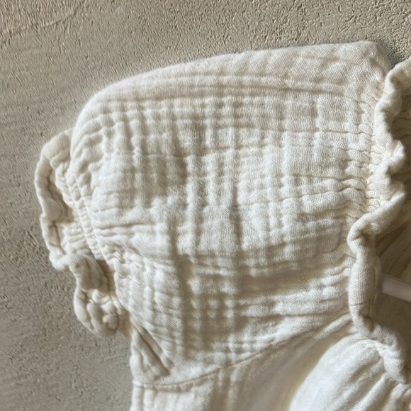 Old navy white puff sleeve shirt - Picture 2 of 5